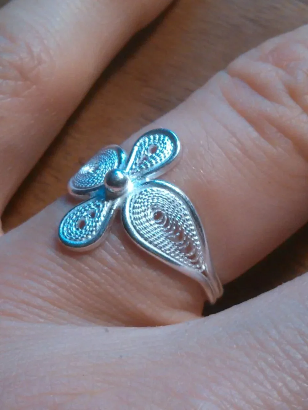 Artistic Floral Design Sterling Silver Ring (Size 7)